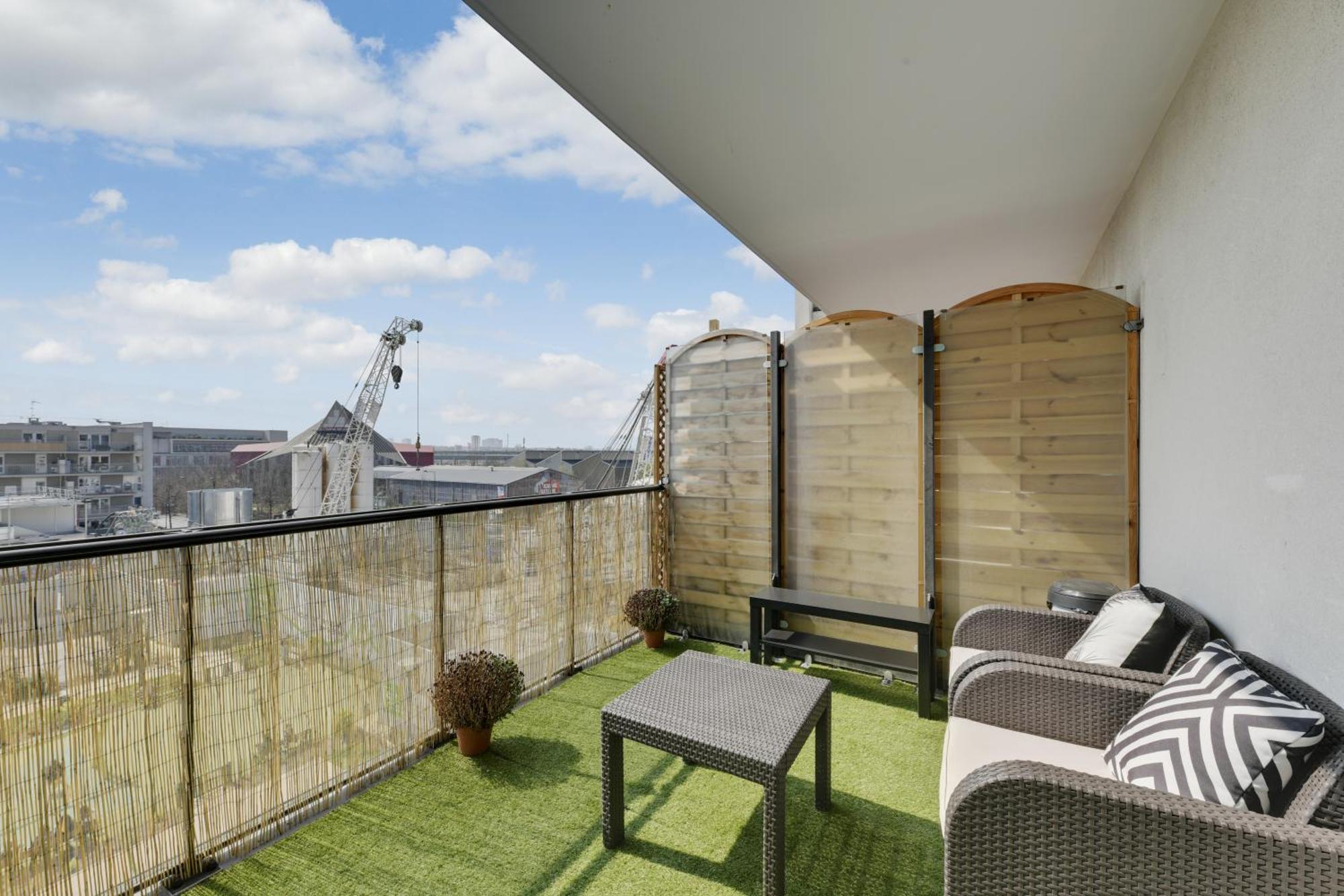 Chic Apartment With Superb View Of The Eiffel Tower Saint-Denis  Exteriér fotografie